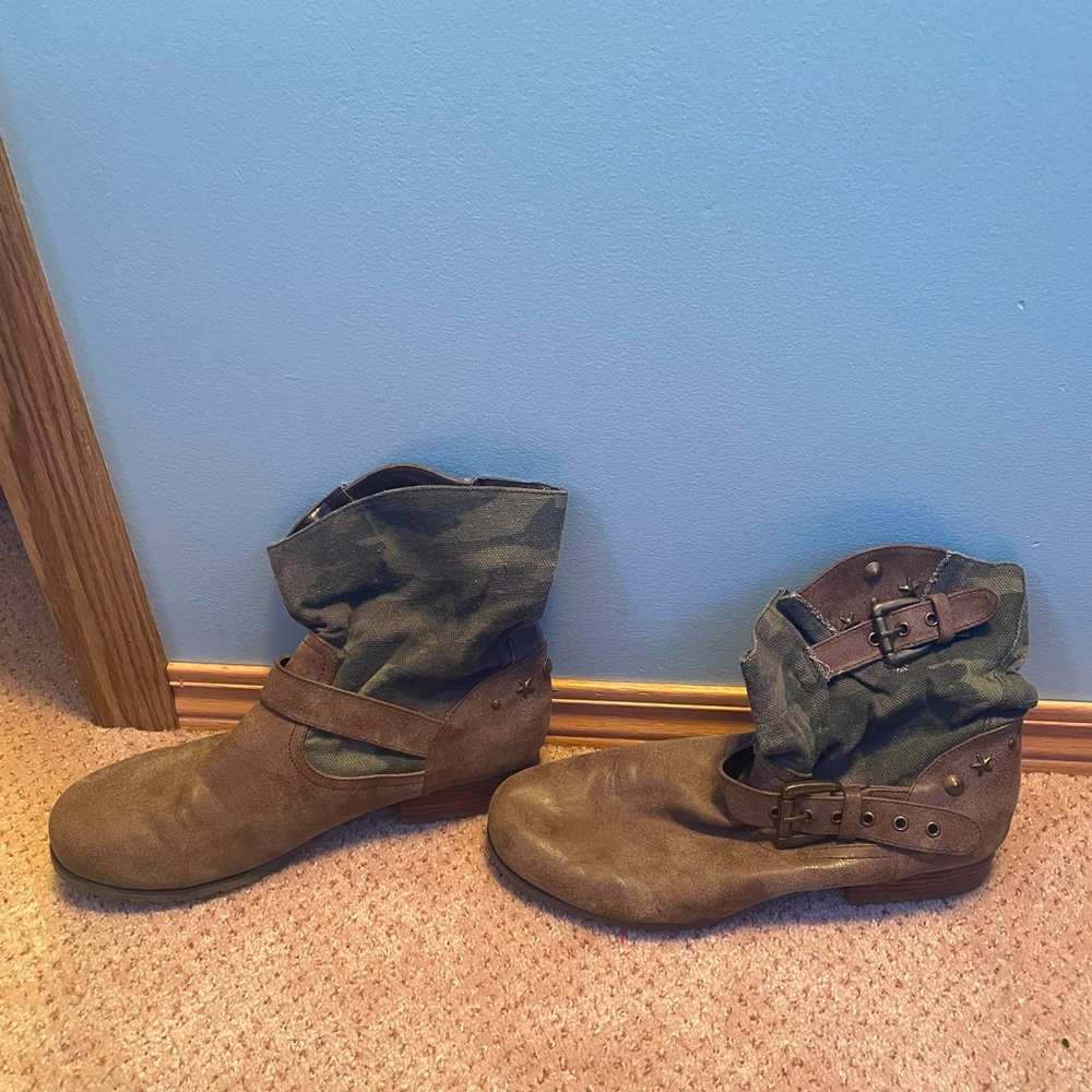 Camouflage ankle height cowboy boots never worn like brand new